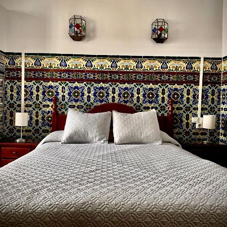 Hostal Lis Севиля Екстериор снимка