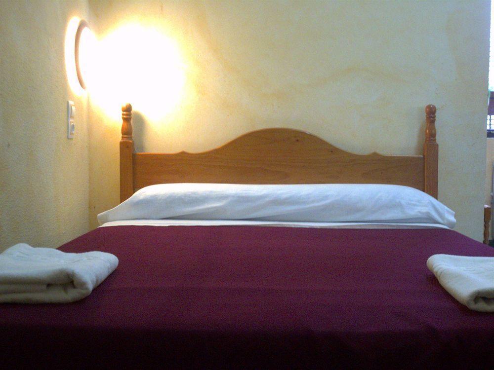 Hostal Lis Севиля Екстериор снимка
