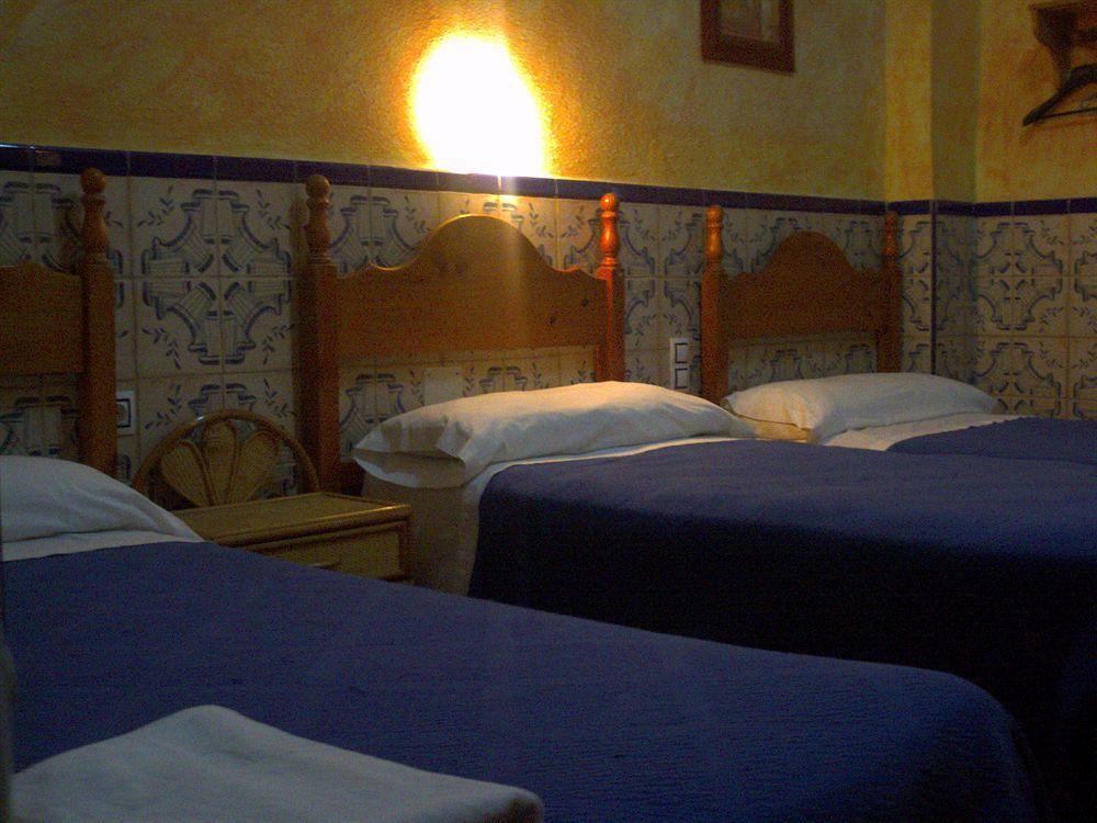 Hostal Lis Севиля Екстериор снимка