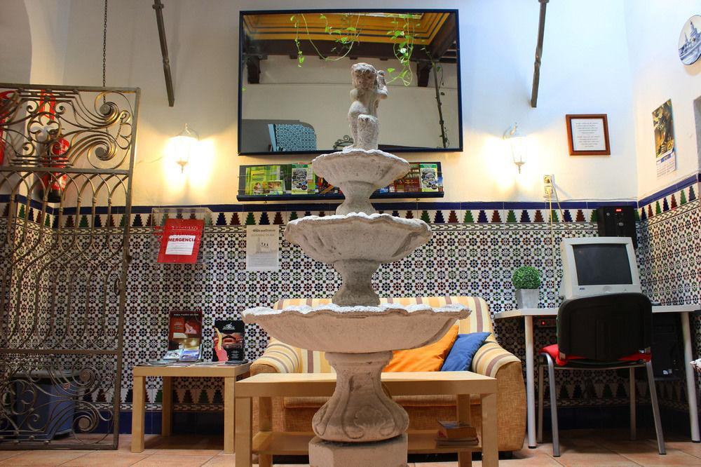 Hostal Lis Севиля Екстериор снимка