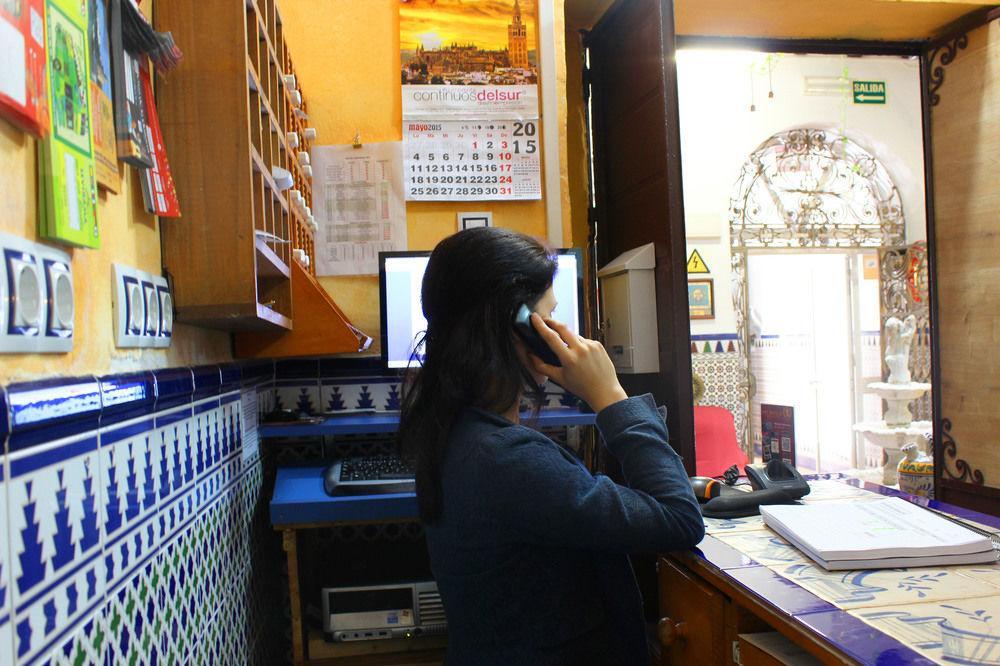 Hostal Lis Севиля Екстериор снимка