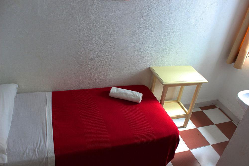 Hostal Lis Севиля Екстериор снимка