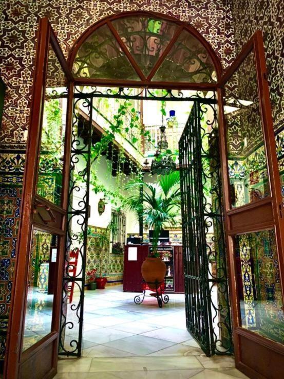 Hostal Lis Севиля Екстериор снимка