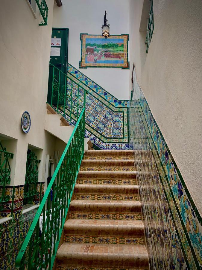 Hostal Lis Севиля Екстериор снимка